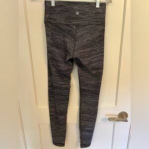 Lululemon wunder under leggings size 6